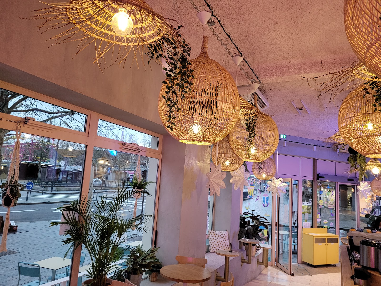 BLUEBIRD . Coffee shop rennais. Good vibes only