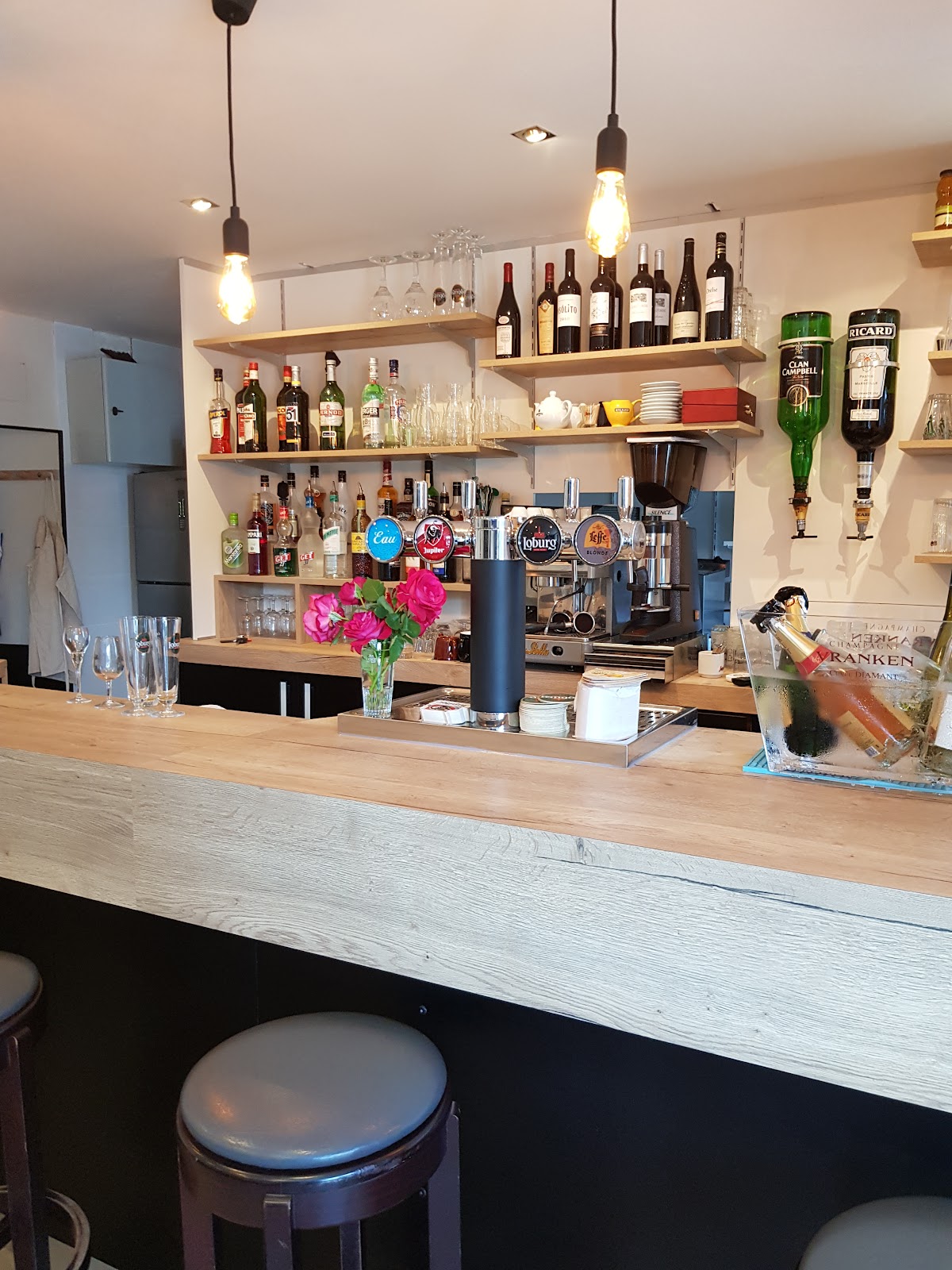 LE 55 BAR RESTAURANT